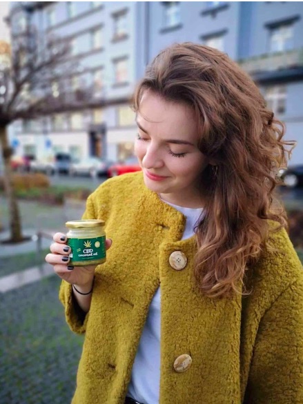 Olio di cocco al CBD - il prodotto giusto per la tua immunità durante il periodo natalizio Olio di cocco al CBD - il prodotto giusto per la tua immunità durante il periodo natalizio