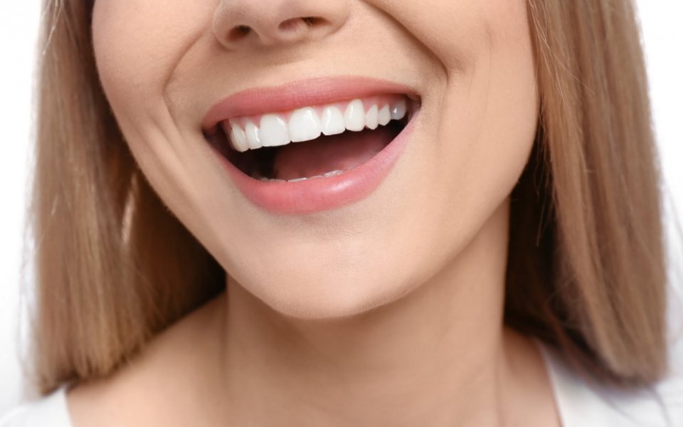 Dentifricio con CBD - una cura completa per i tuoi denti